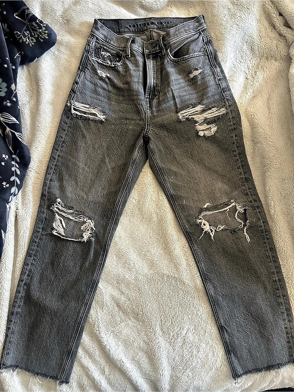 American Eagle Outfitters AE jeans Straight Leg Distressed Jeans Gray Size 2